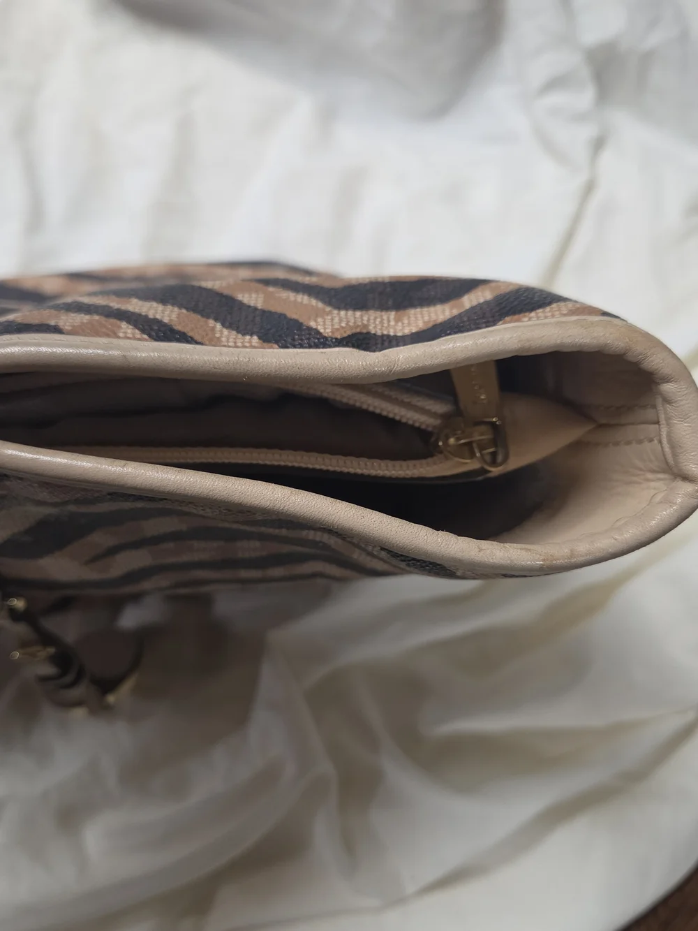 Michael Kors Zebra-Print Bag with Matching Wallet Laptop Travel Tote